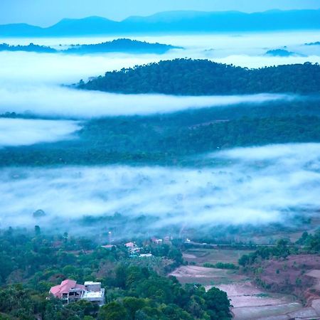 Hotel Shawrya The Grand Madikeri Exterior photo